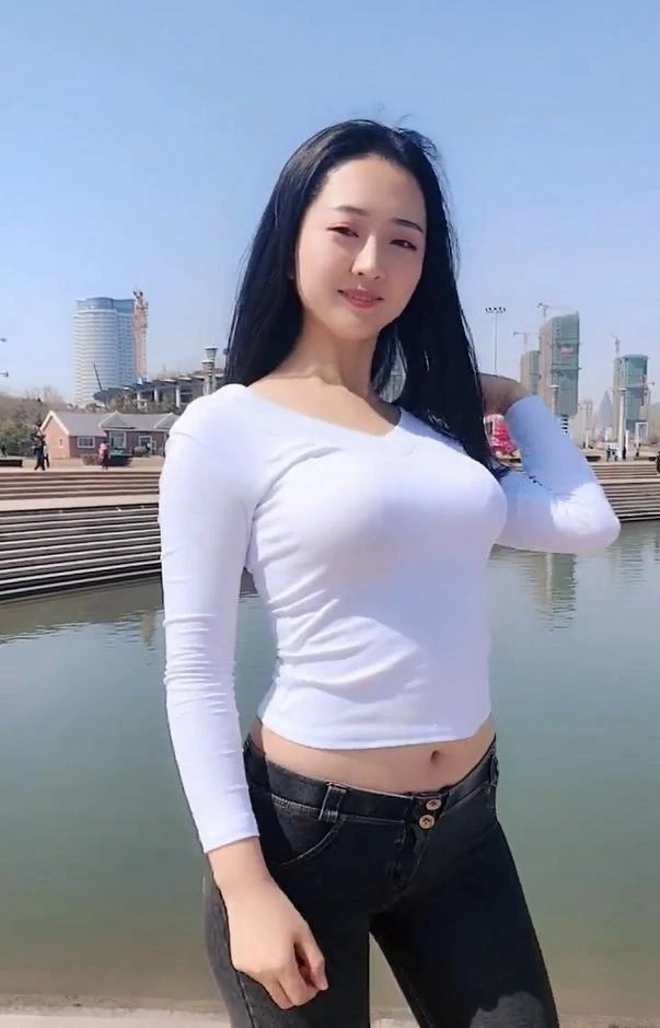 李香凝电影合集推荐，2025年最新上映影视剧情盘点