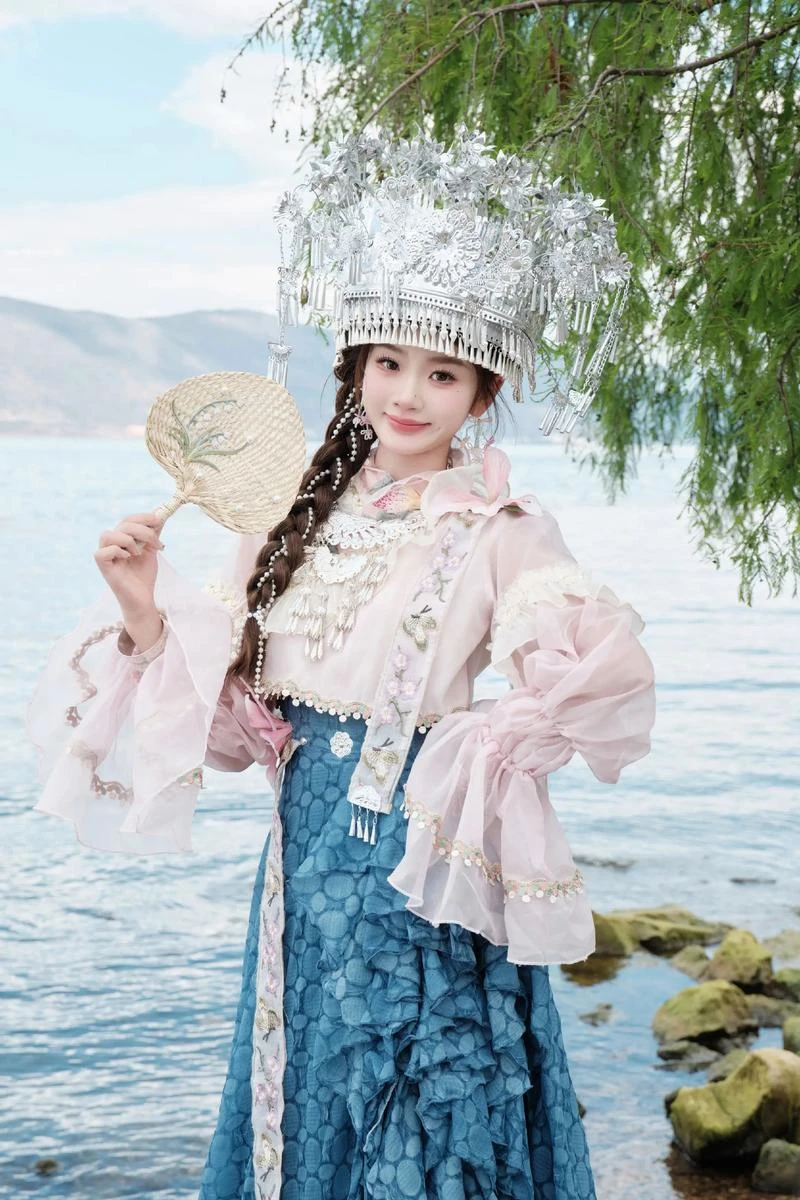 《巨星之路》海报中杰克逊家族成员怒视彼此的经典画面