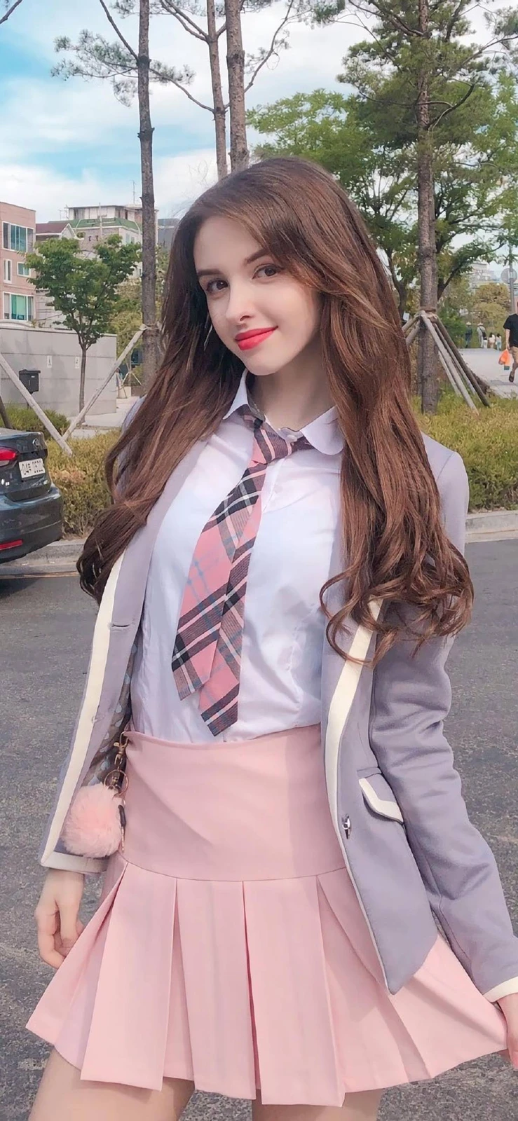 高考剧终 AI志愿参谋免费上线 争夺战谁主沉浮