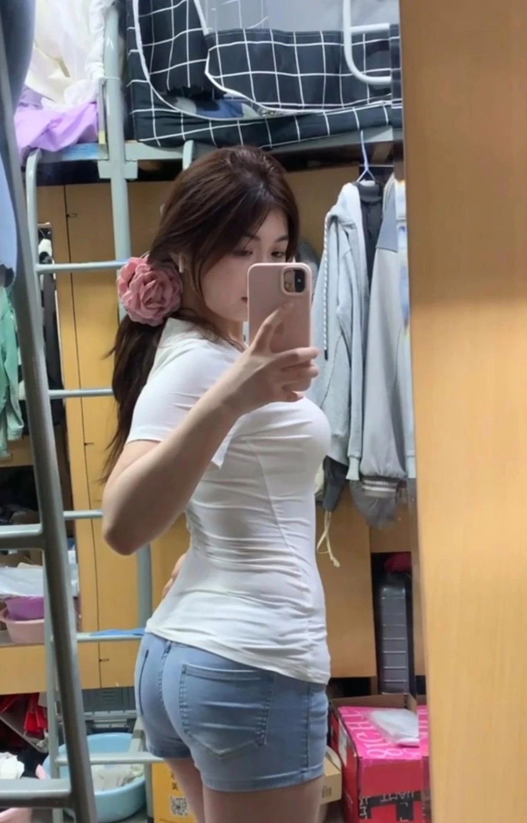 绿液怪黏液侵蚀皮肤的惊悚特效特写剧照