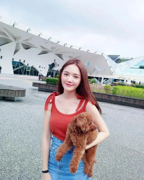 烈刃之怒剧照,主角与反派在悬崖对峙名场面