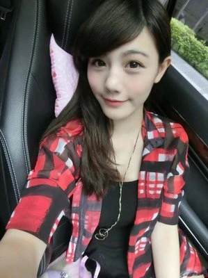 《奇迹梦之队》主角林小天与队友在篮球场上激烈角逐的剧照